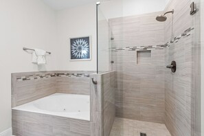Shower, hair dryer, towels - Huge Private Beach☀️ Lakeview Master | Tennis | 5 Pools, 3 Heated☀️ Seascape Resort (Miramar Beach)
