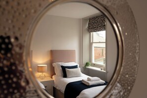 4 Schlafzimmer, Bügeleisen/Bügelbrett, Reisekinderbett, WLAN