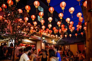 Outdoor dining - 2BR Chippendale | Free Parking, Walk to Central (Chippendale)
