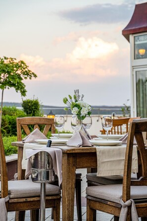 Khu ẩm thực ngoài trời