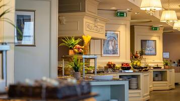 تناول الطعام