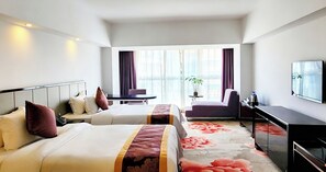 Desk, blackout drapes, iron/ironing board, free WiFi - Feng Zheng Hotel (Guangzhou)