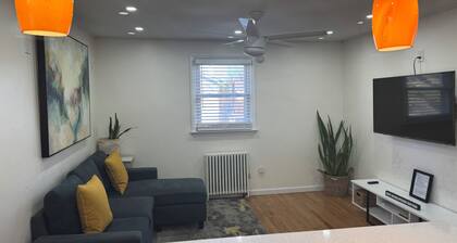 Cozy 1-bedroom apartment with Private Entrance In Quiet Home