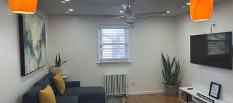 Cozy 1-bedroom apartment with Private Entrance In Quiet Home