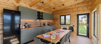 Selva Cabin 3 — The Mountain Base
