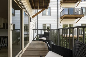 Terrace/patio - Family & Group Retreat|3 Queens Beds Pool Table 11 (Birmingham)