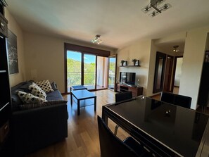 Living area - GRANDFATHER'S APARTMENT IN CANGAS DE ONIS (Cangas De Onis)
