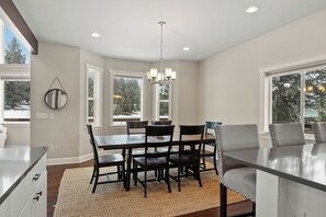 Dining - Mountain & Horse Views ~ Spa ~ 2.7-Acres ~ Bonfire (Kalispell)