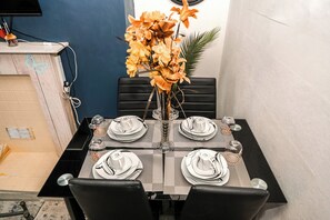 Dining - Cozy Gateshead Apartment Retreat (Gateshead)