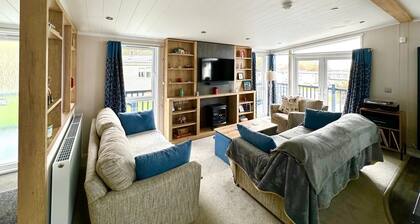 Luxury spacious lodge sleeps 9 Hunstanton