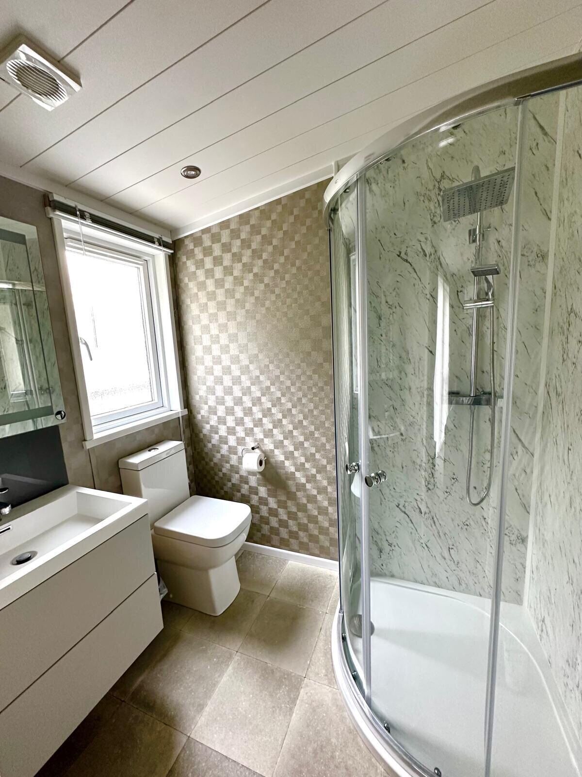 Shower, towels