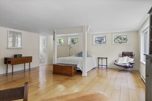 Room - Oceanfront Escape on Lish’s Cove – Private Dock & Sunrise Views (Harpswell)