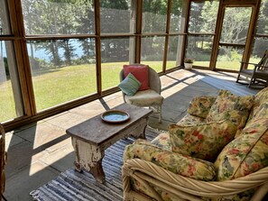 Ping pong - Oceanfront Escape on Lish’s Cove – Private Dock & Sunrise Views (Harpswell)