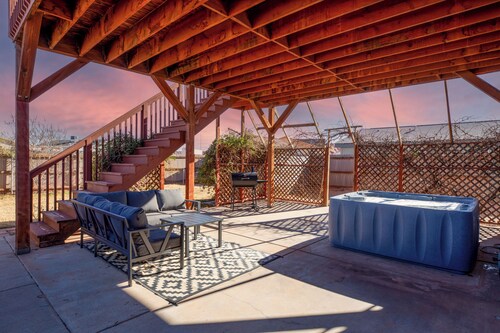 Haven in the Canyons — Group Retreat with Hot Tub