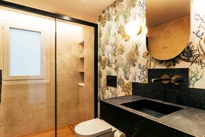 Bathroom - Pink Frontline Premium Apartment (Torrevieja)