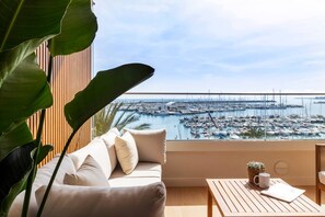 Interior - Pink Frontline Premium Apartment (Torrevieja)