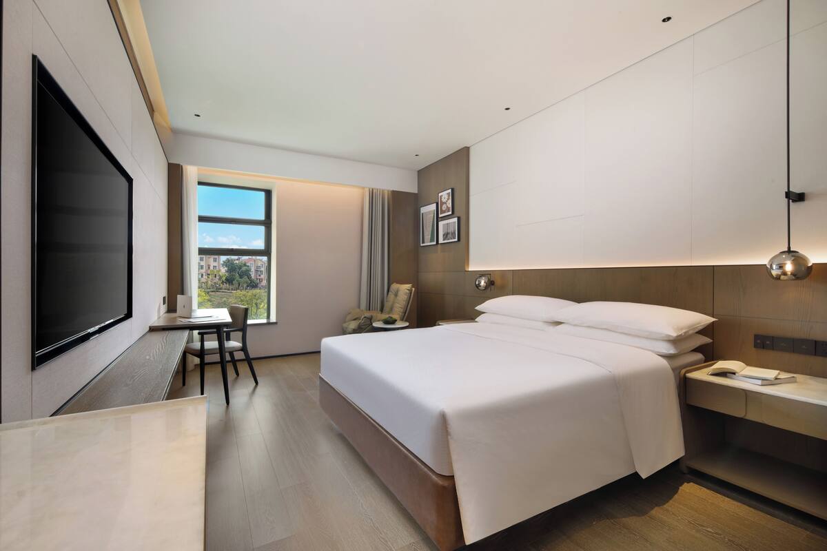 Basic Room, Garden View