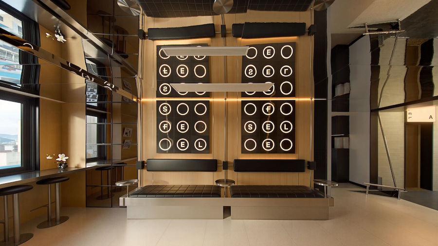 HaiNan Luxurious Sea View & Art Hotel