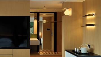 Comfort Condo, Multiple Beds, City View