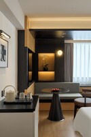 Comfort Condo, City View | Living area