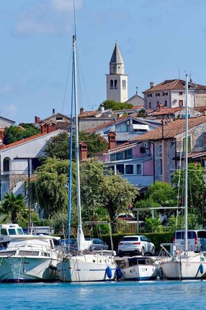 Marina - Holiday apartment modernly furnished with complete equipment (Funtana)