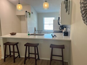 Private kitchen - The Mandarin Hideaway, Games, Firepit, Sleeps 5 (Jacksonville)