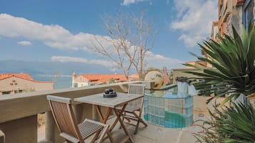 Dobbeltrom – classic, havutsikt | Utendørsservering