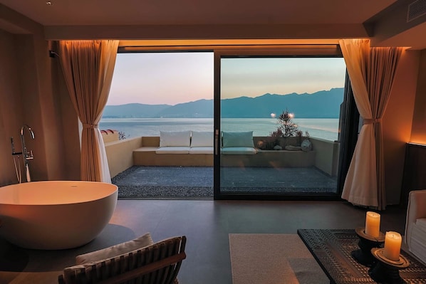 Executive Double Room, Ocean View | Terrace/patio - Utopia Yueji Art Seaview Designer Meisu (Dali)