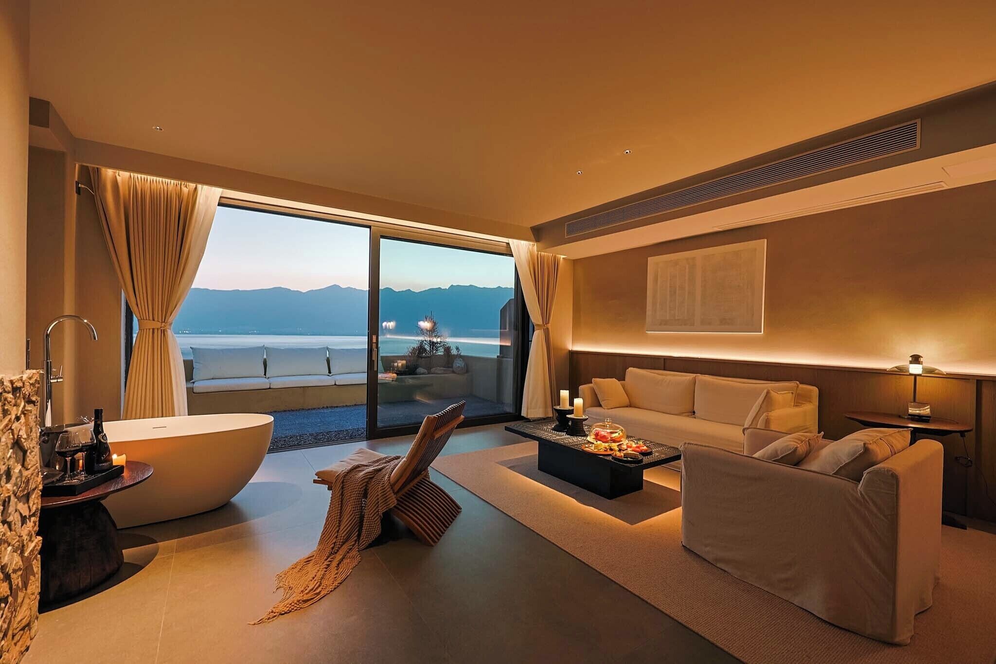 Executive Double Room, Ocean View | Living room
