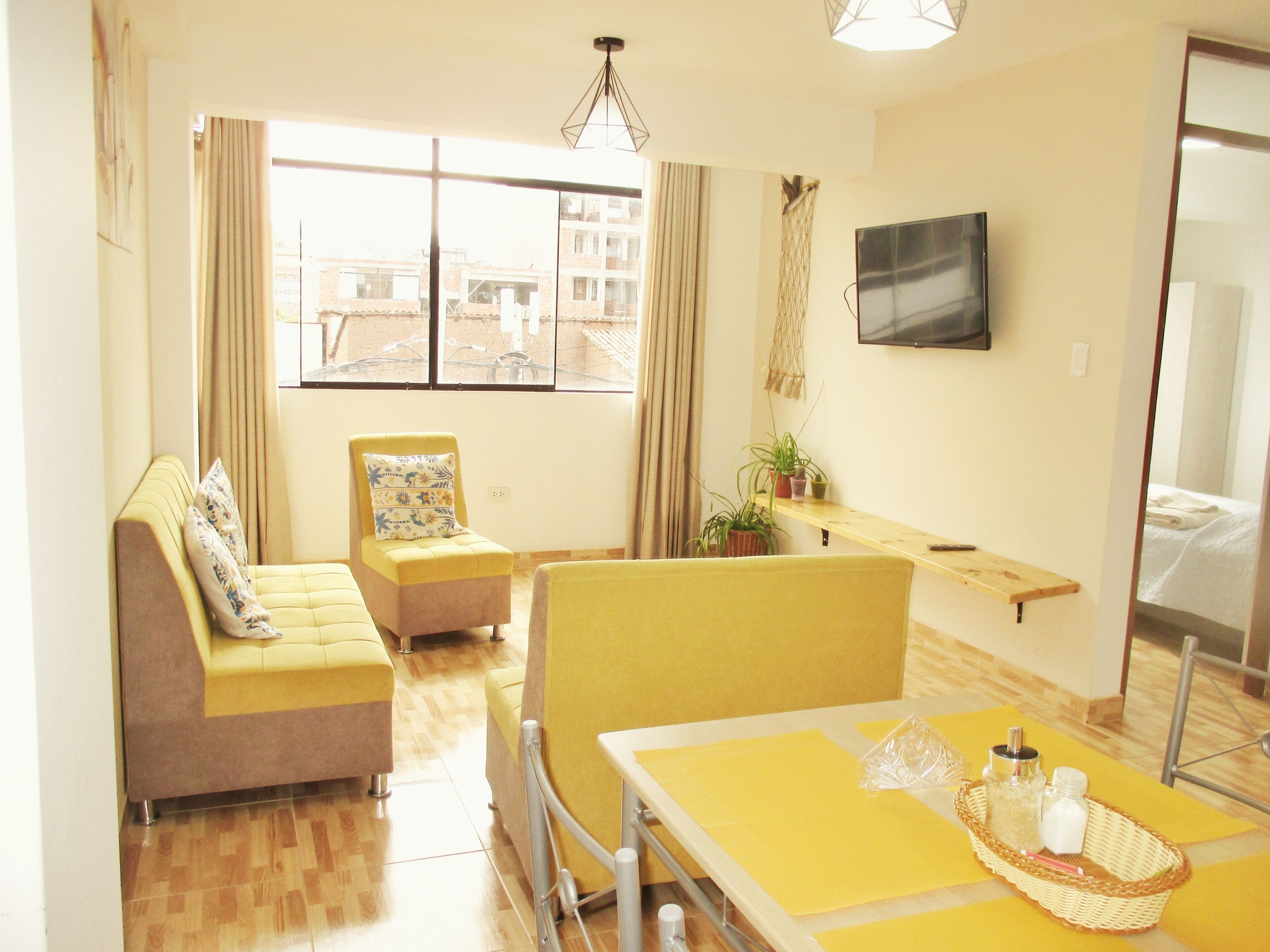 2 habitaciones, tabla de planchar con plancha y wifi gratis 