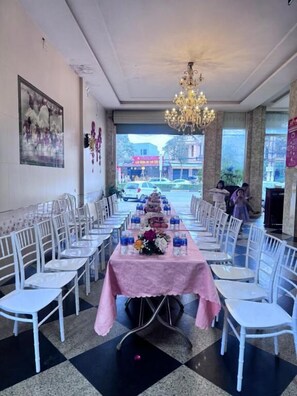 Perusstudio, parveke, kaupunkinäköala | Kokoustilat