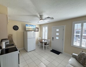 Smart TV - Venice Villas 1BR – San Marco Lanai Retreat (Venice)
