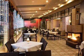 Dining - City Palace Hotel (Ohrid)