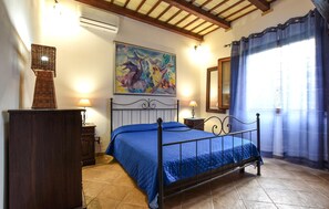 2 bedrooms, free WiFi - Pet friendly home in Marsala with house sea view (Marsala)
