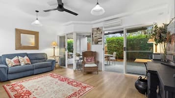 Superior Apartment, 3 Bedrooms, Ground Floor | Living area