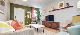 Charming House in Lawrenceville, Pittsburgh; next to Butler St- 4BR, 2bth & yard