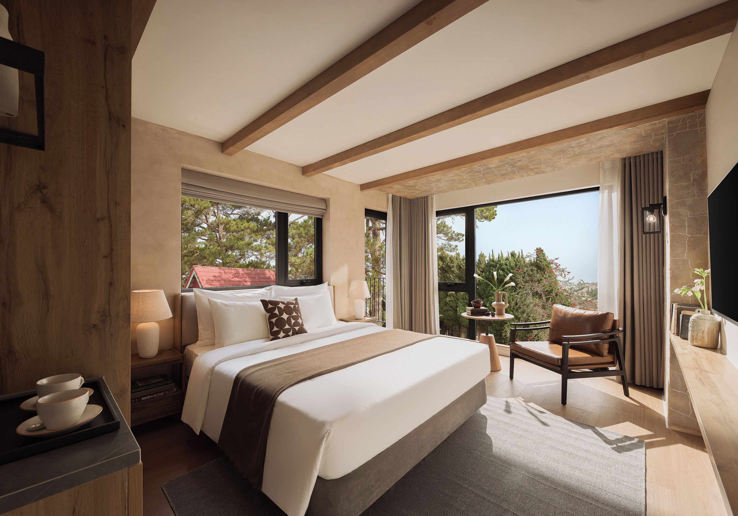 Grand Room, Balcony, City View