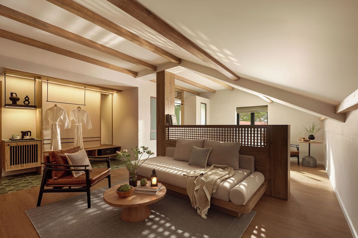 Suite | Minibar, in-room safe, iron/ironing board, free WiFi