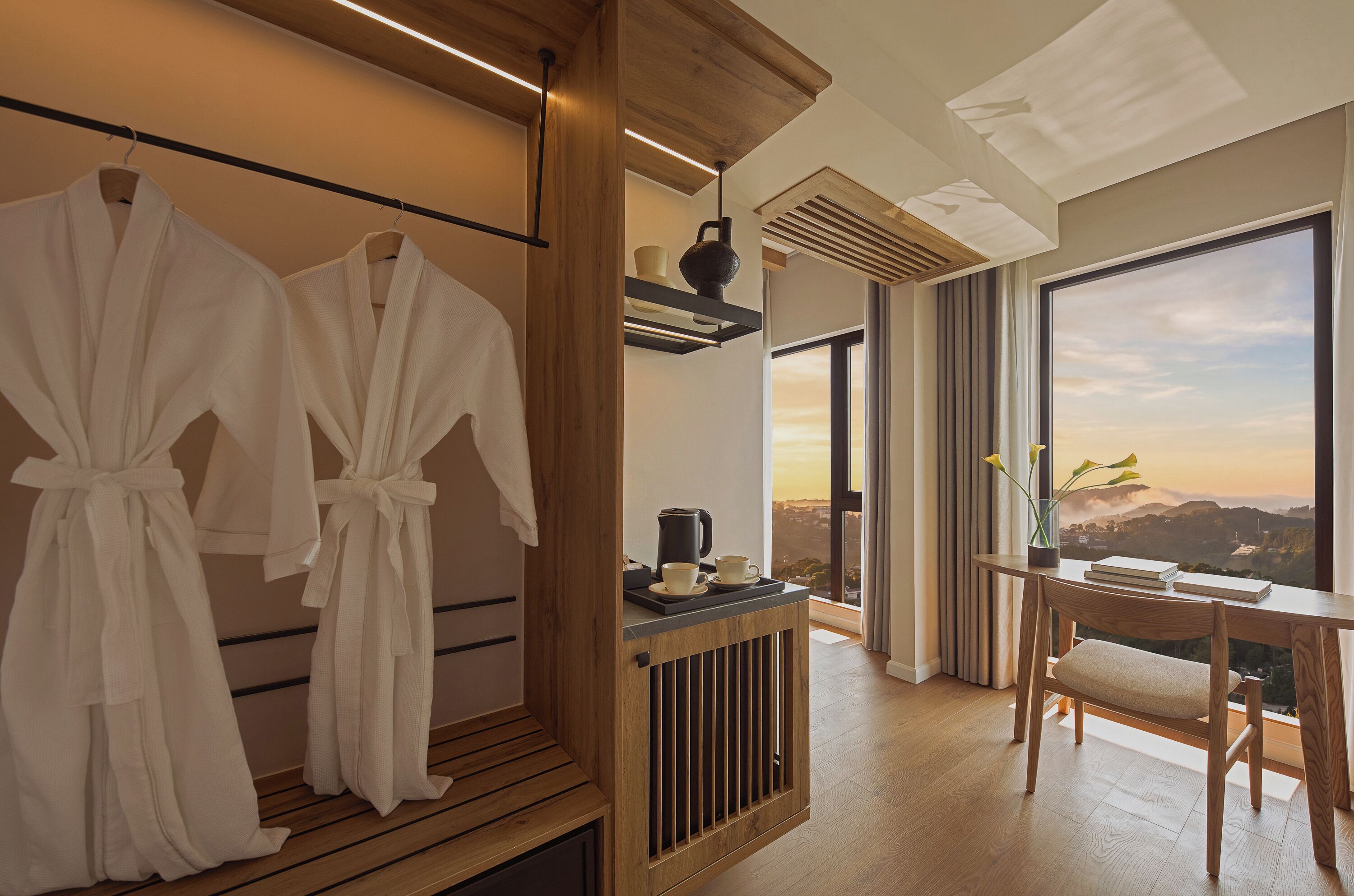 Phòng Grand, quang cảnh thung lũng | Minibar, két bảo mật tại phòng, bàn 