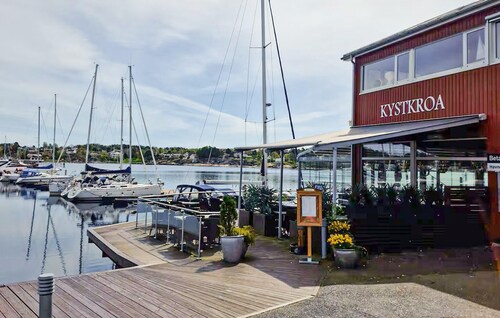 Amazing ship in Manstad with house sea view
