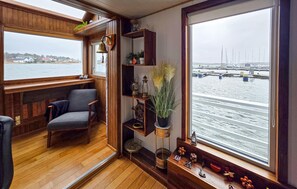 Interior - Amazing ship in Manstad with house sea view (Manstad)