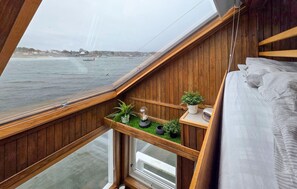 Room - Amazing ship in Manstad with house sea view (Manstad)