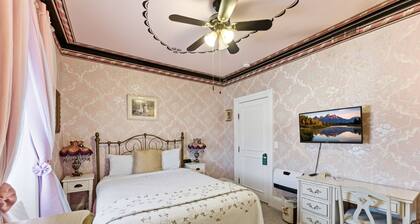 Comfortable Victorian style 1-br in Boutique B&B.