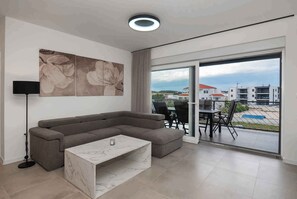TV - Holiday Apartment APARTMENT ANAVI (4+0) (Vodice)
