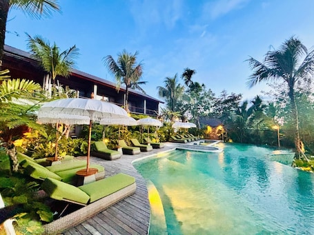 Exterior. ULU Valley Retreat