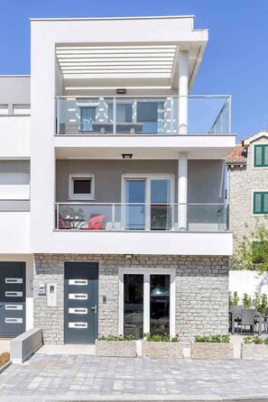 Exterior detail - Holiday Home BUZOV House 6+0 (Srima)