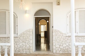 Interior - Royal White Villa with immense garden (Porto Cesareo)