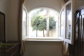 Interior - Royal White Villa with immense garden (Porto Cesareo)