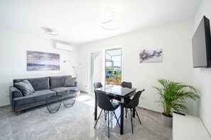 TV - Holiday Apartment TEDORIS - 1 (2+2) (Srima)