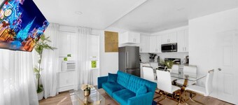 Sleeps 10 • 3BR • Free Parking • Near NYC • Perfect for Groups!
